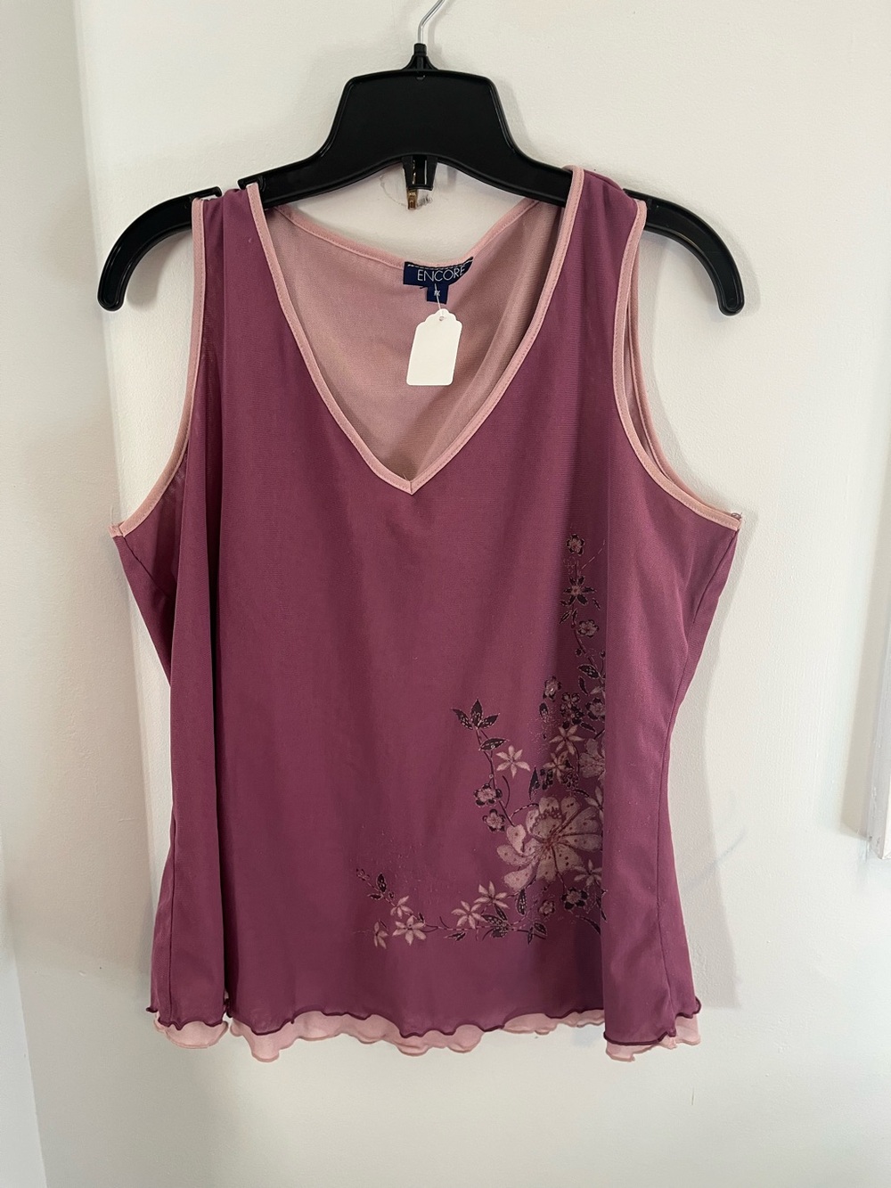 Women's Y2K Whimsy V-Neck Floral Trim Tank Top - Plum
